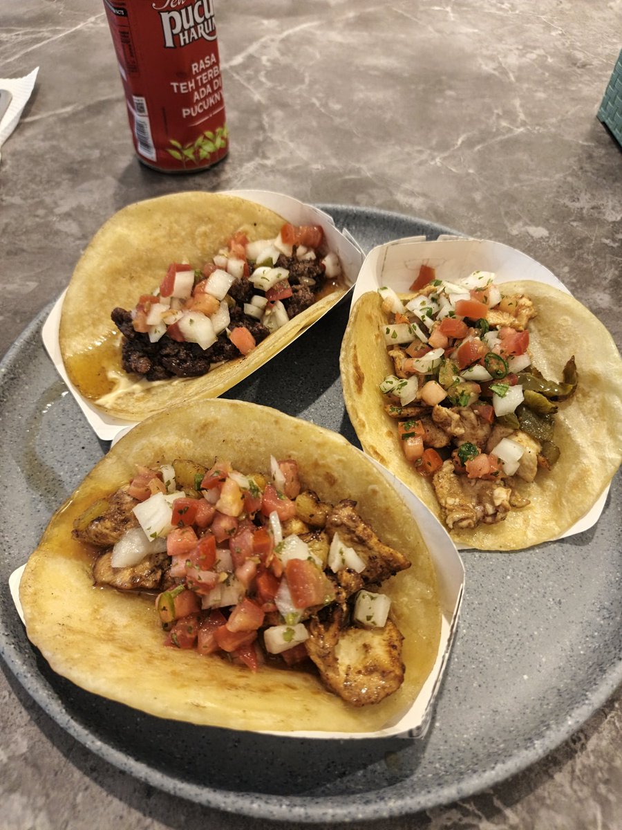 If you're around jaksel please try Something in Between in Andara. Me and my gf are regulars there and their tacos are only 18k each. It's such an underrated Tex-Mex spot and I genuinely want more people to discover it so they can keep thriving.