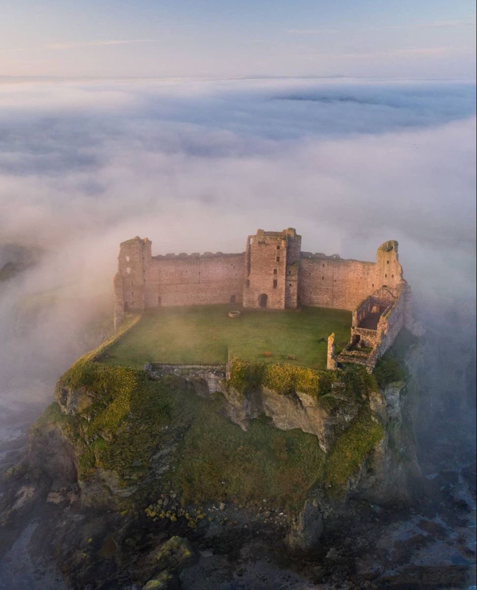 Tantallon Castle, Scotland 🏴󠁧󠁢󠁳󠁣󠁴󠁿
