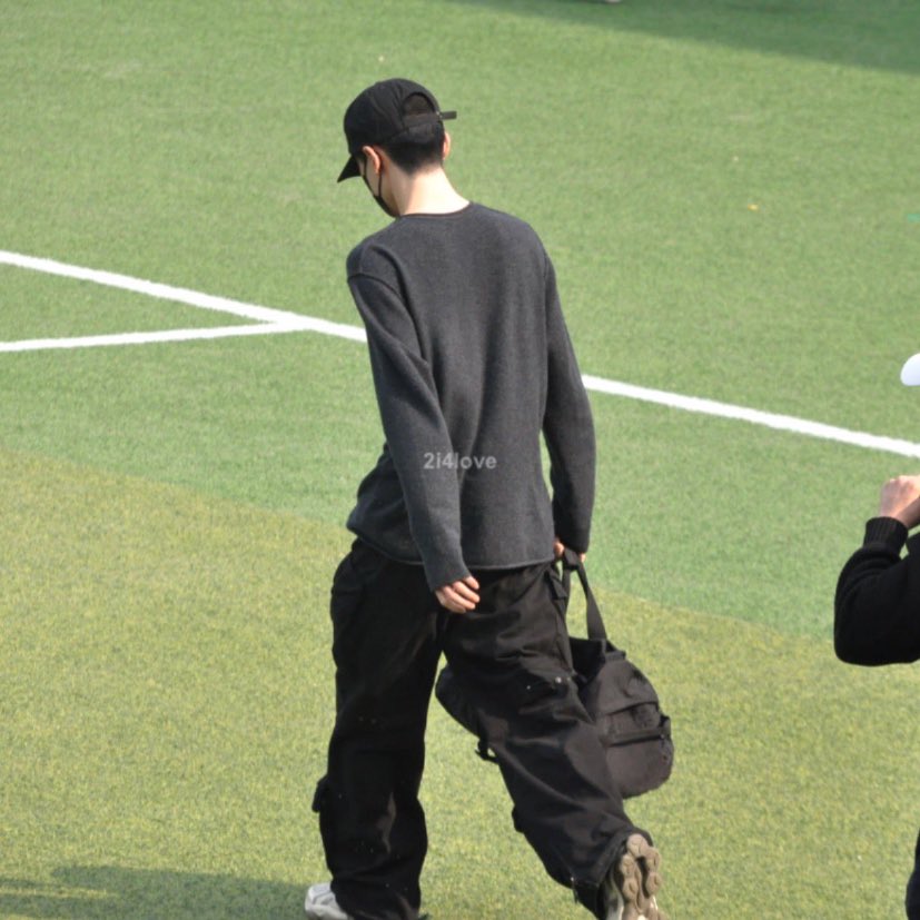twneayyishere's tweet photo. D-546                                      D-64 https://t.co/flE8LpIafn