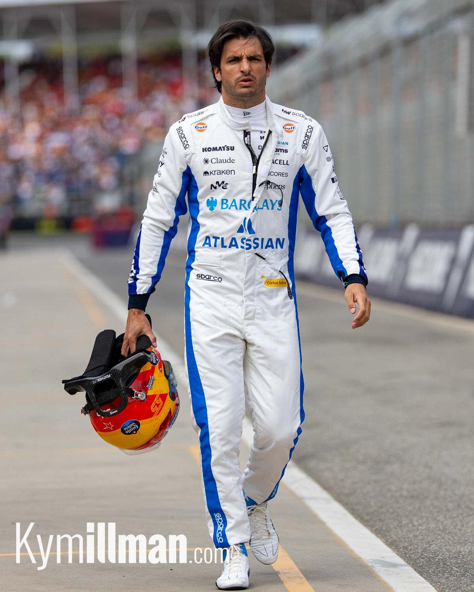 KymIllman's tweet image. CARLOS OUT IN FP3

Carlos walks back to the garage after an issue with his car saw him having to stop on track in FP3. 

#formulaone #ausgp #williams