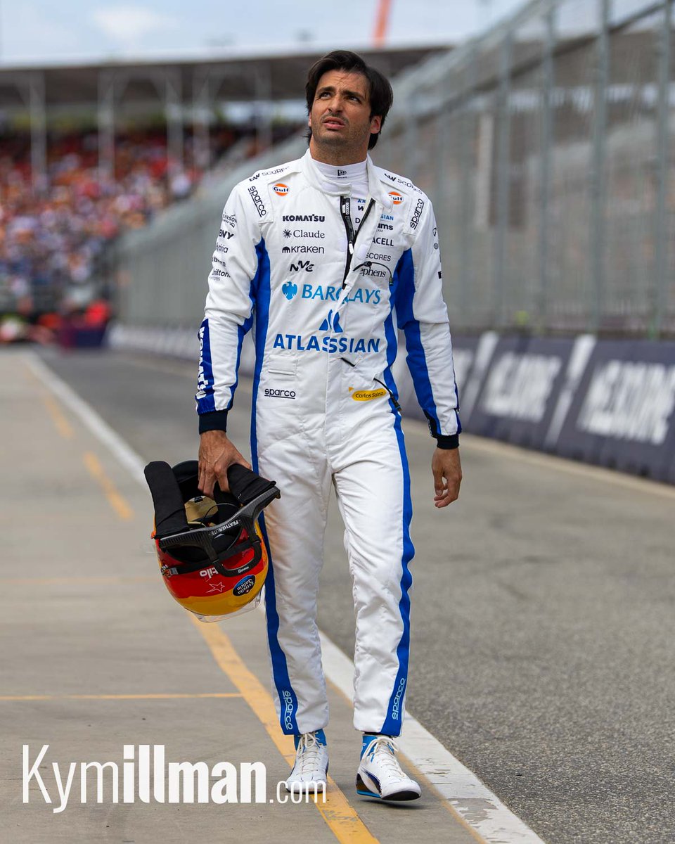 KymIllman's tweet image. CARLOS OUT IN FP3

Carlos walks back to the garage after an issue with his car saw him having to stop on track in FP3. 

#formulaone #ausgp #williams