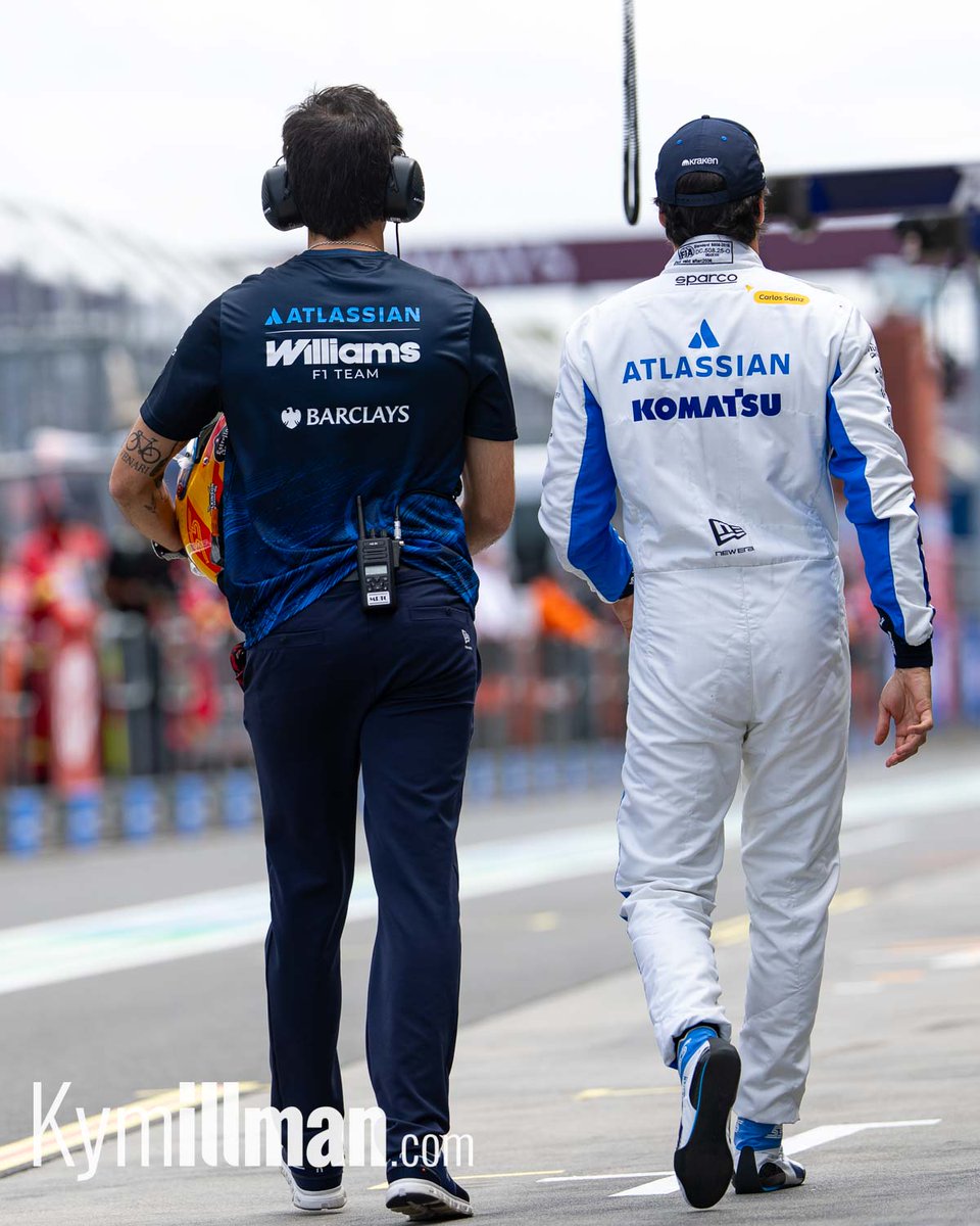 KymIllman's tweet image. CARLOS OUT IN FP3

Carlos walks back to the garage after an issue with his car saw him having to stop on track in FP3. 

#formulaone #ausgp #williams