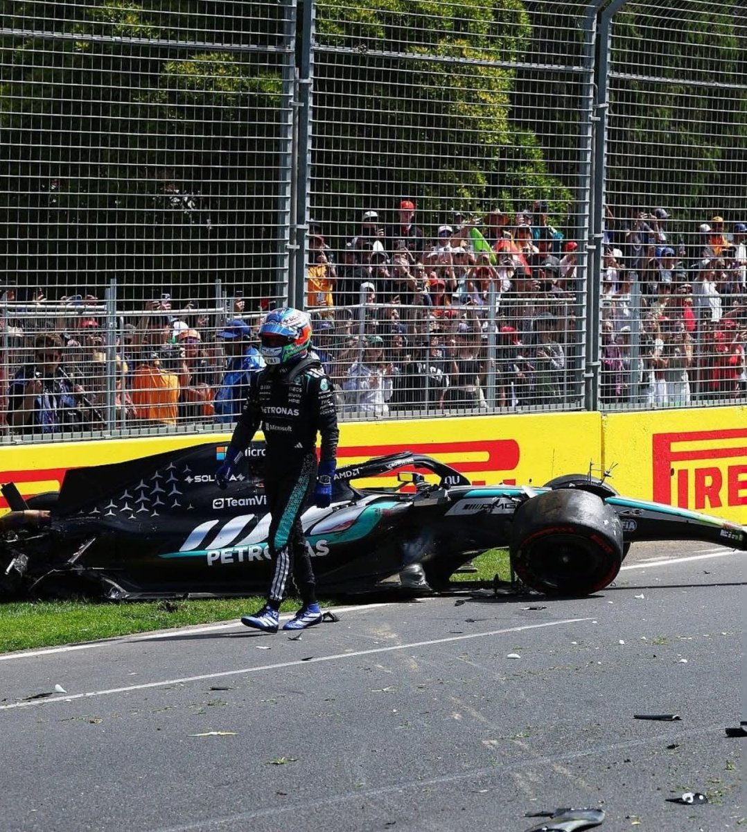 "Yep, that's me. You're probably wondering how i ended up in this situation..."

#F1 #AustralianGP 🇦🇺