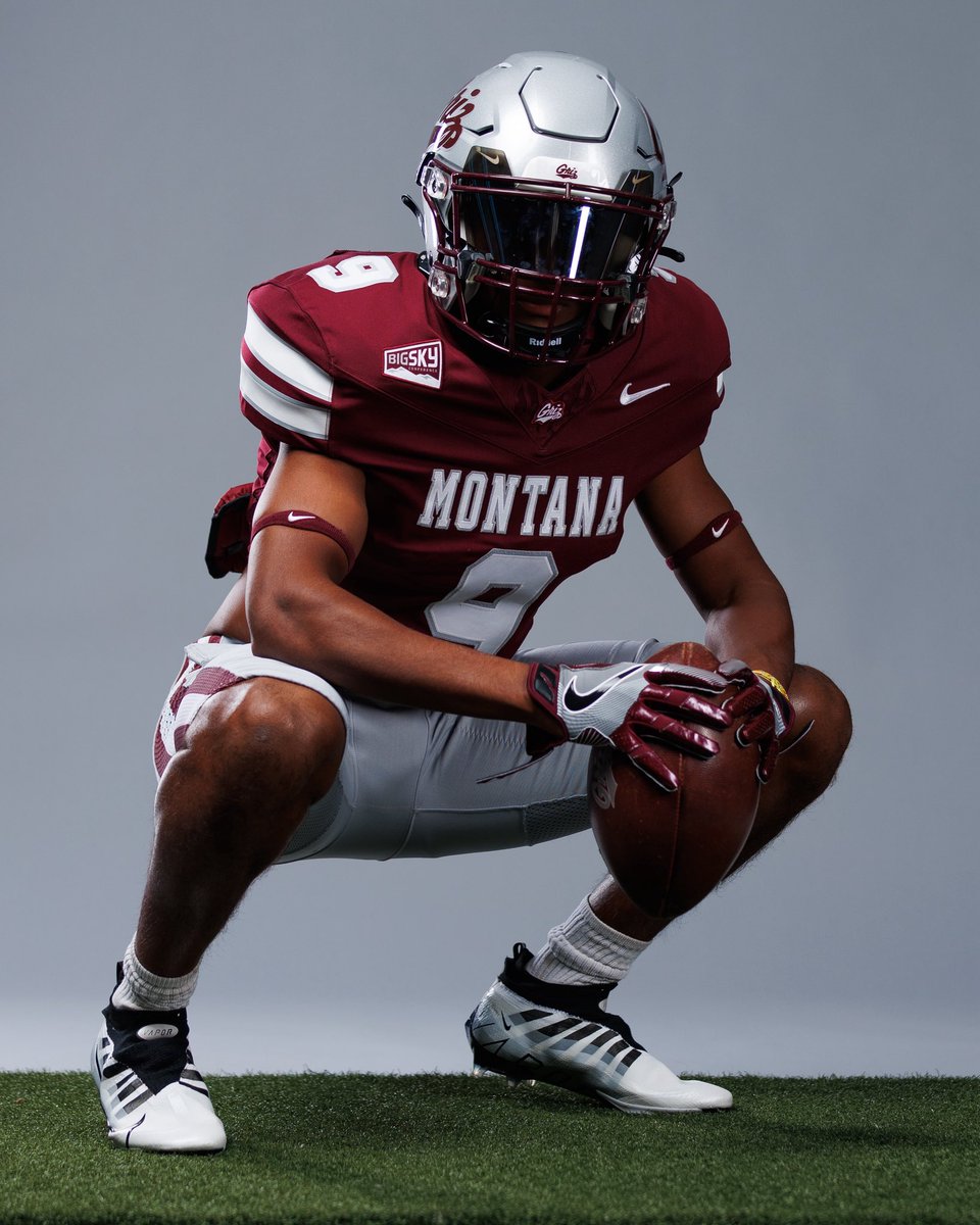 RyeRoberts9's tweet photo. Thank you coach @KeatonJ_3 and coach @CoachWesNurse @Coachbk_griz for the awesome junior day and @montanagrizfb offer!!  Thankful for the opportunity! @TXPSMedia @TXRecruits @TFloss32 @TXPrivateFBGuy @REPFootballRec @REPCoachMorgan @jdjoseph11 https://t.co/iLEMDV4aWm