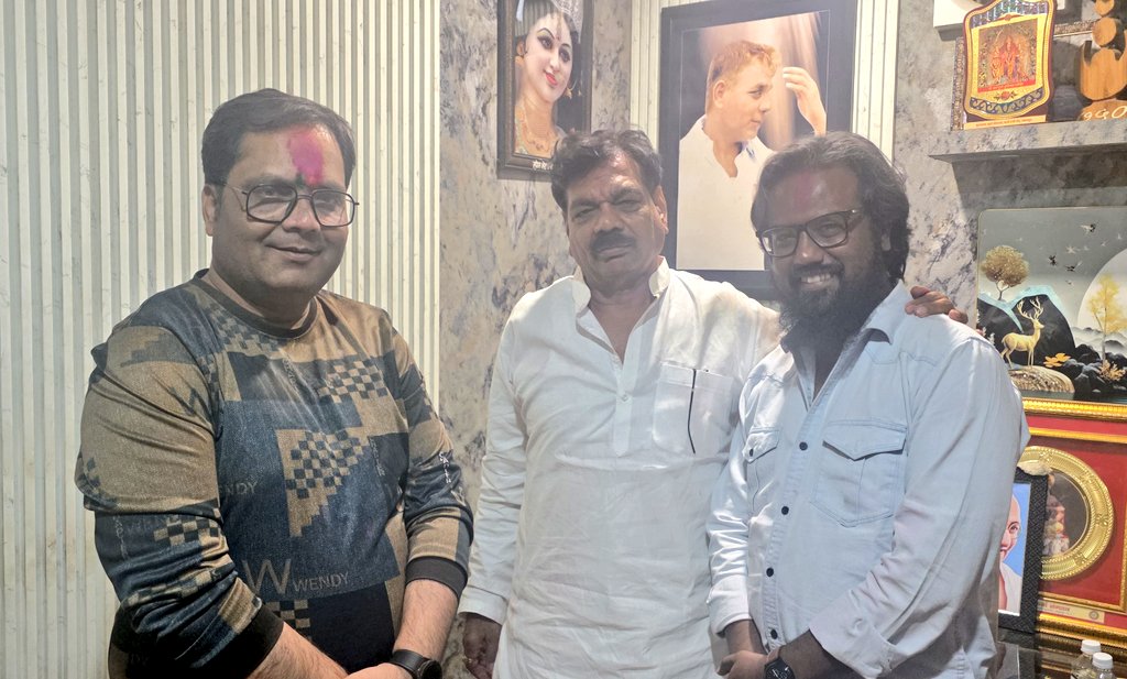 होली के अवसर पर जबलपुर में मेरे आत्मीय संबंधी पूर्व मंत्री और कांग्रेस के वरिष्ठ विधायक श्री लखन घनघोरिया जी से भेंट कर शुभकामनाएं दी।
<a href="/Lakhan_JBP/">Lakhan Ghanghoria</a>