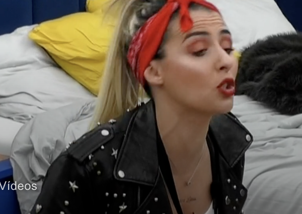 Vi agora o barraco da Diana Dora e da Liliana

E um pormenor deixou-me em choque 🤣 #sstvi