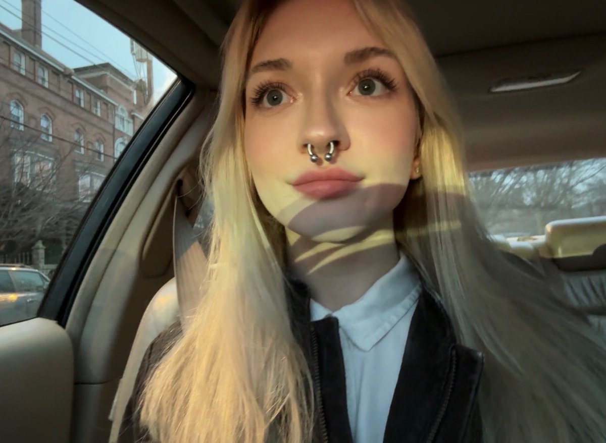 miss worm tweet media