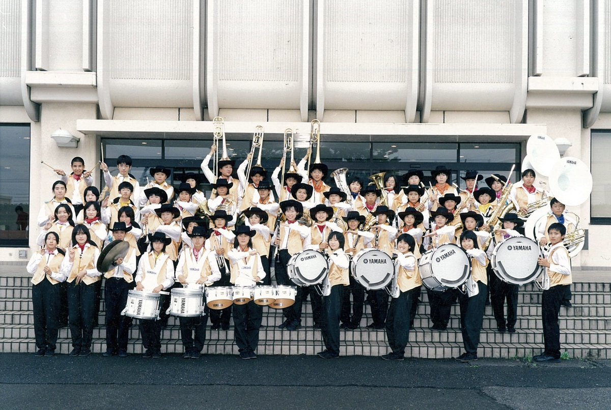 tamai_concert's tweet photo. ■思い出のエピソード 
初めての清里合宿では、生活面も含めた厳格な指導により部員同士の強い絆が生まれました。渋谷の街を堂々と練り歩いた初の街頭パレードの緊張感や、本番で靴が脱げて悔しい思いをしたマーチングなど、数々の試練を乗り越え、音楽の力で人と繋がる喜びを実感した時代でした。 https://t.co/y6i59QUAjT