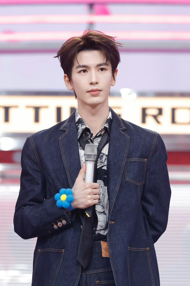 Zhang Linghe 张凌赫 Archive tweet media