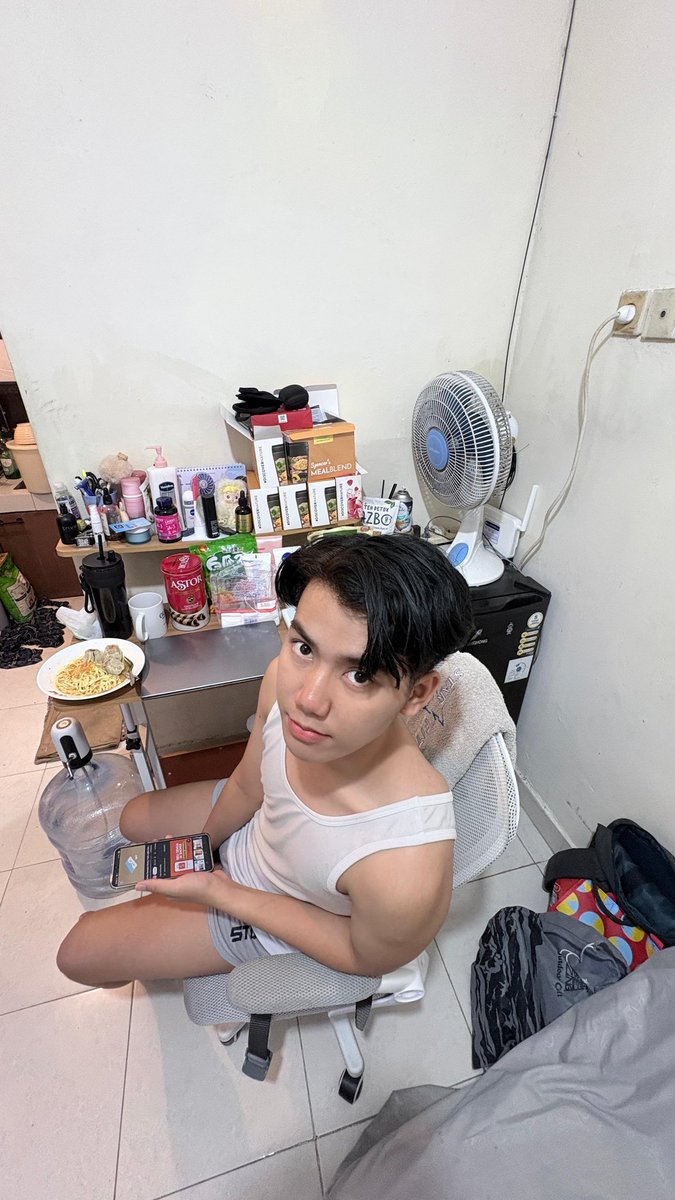 blazzzeBabe's tweet image. 👅