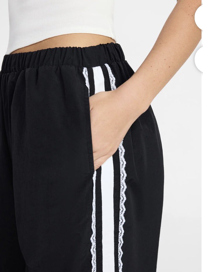 butterflyinth19's tweet image. Clearance at Walmart for 10.49!
#Walmart #walmartfinds