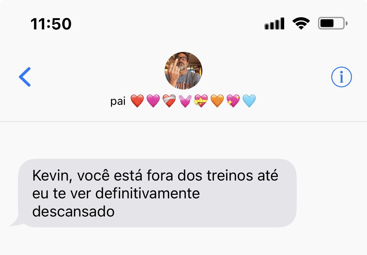 rozanyard's tweet photo. #kevjean long!au: de repente, grávido!

Onde Kevin está enjoado, cansado e definitivamente irritado, porque todos parecem saber de algo que ele não sabe. Mas tudo parece mudar quando, de repente, seu cheiro parece diferente, e Jean sempre percebe tudo o que acontece com seu ômega https://t.co/44qFTNqmRu