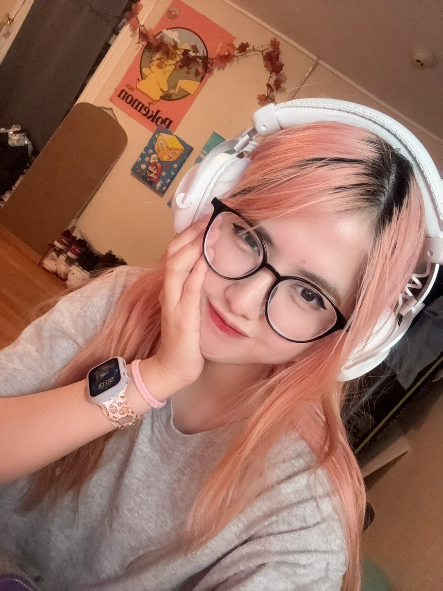 Toy cansada y me veo cansada ;-;
Pero stremeare un ratito modo chill uwu
Twitch.tv/Aalexlee22