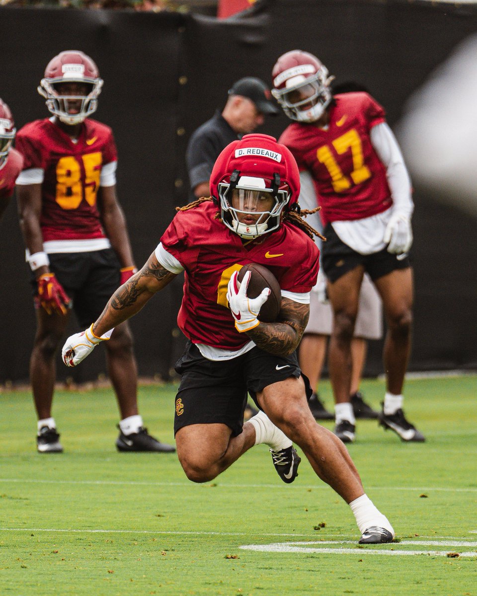 Deshonne redeaux tweet media