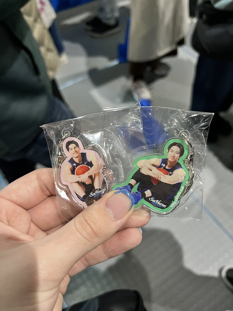 sn_date208's tweet photo. シーホース三河 交換

譲: 体育座りアクキー 13 32
求: 同種 27

本日会場います！
お気軽にお声がけ下さい🍀* ゚
 #シーホース三河  #シーホース三河交換 https://t.co/RN5S7rkEnC