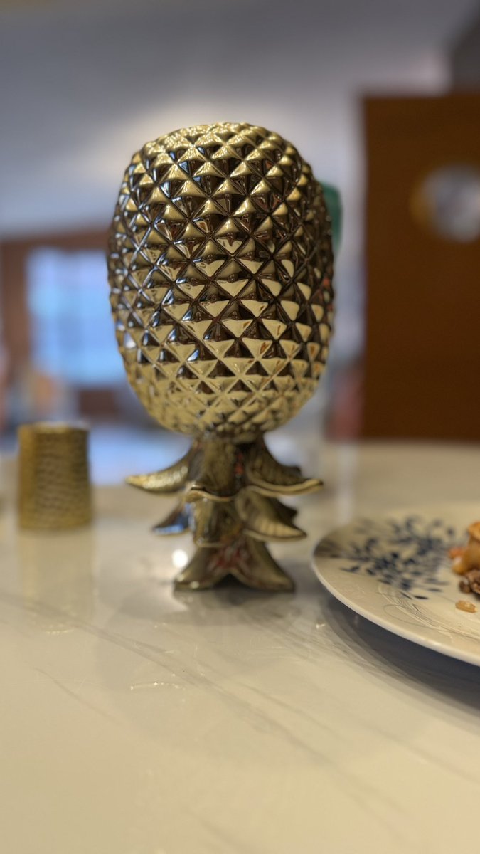 MoreyEmma tweet media