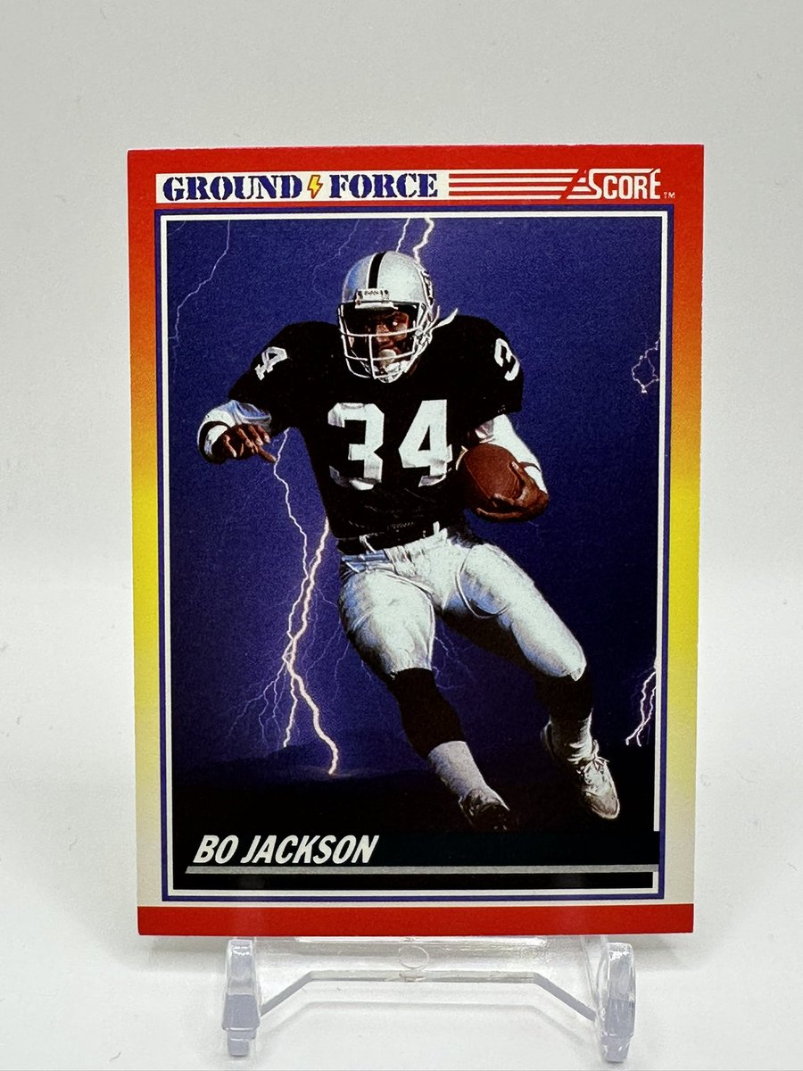 oldmanstylecard's tweet image. Junk Wax Portraits: 1990 Score Bo Jackson Ground Force. 1990 started to really get into the insert game and this card is a thing of beauty! I love the thunder bolt and background. So good!! 1990 Score Football inserts are 🔥! #bojackson #footballcards #cardcollecting
