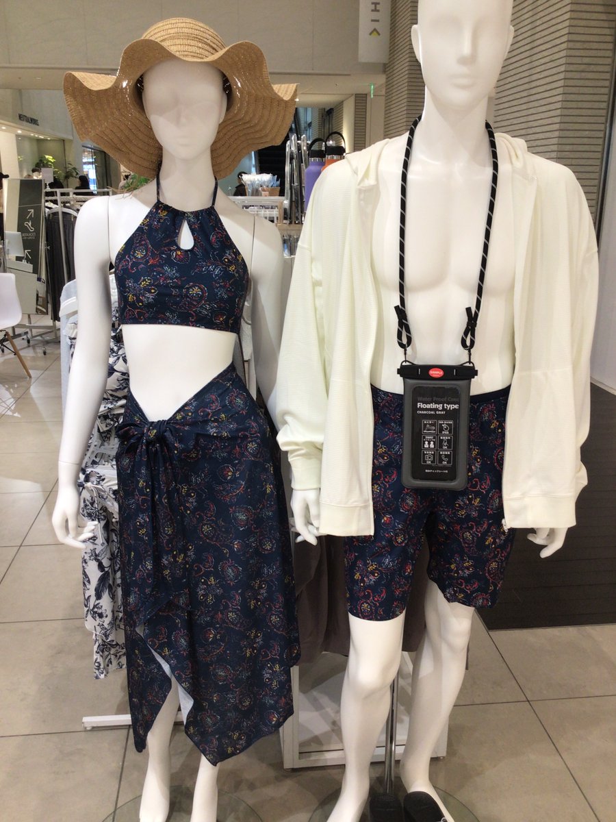 riberce_lachic's tweet photo. 皆様こんにちは！リベーチェラシック店です♪水着の新作ラッシュです！今日ご紹介するのはメンズとお揃いができるエスニック柄です♪卒業旅行や新婚旅行にお揃いの水着で素敵な思い出を作りませんか？ご来店お待ちしております☆ https://t.co/RTzM0PrcQ1
