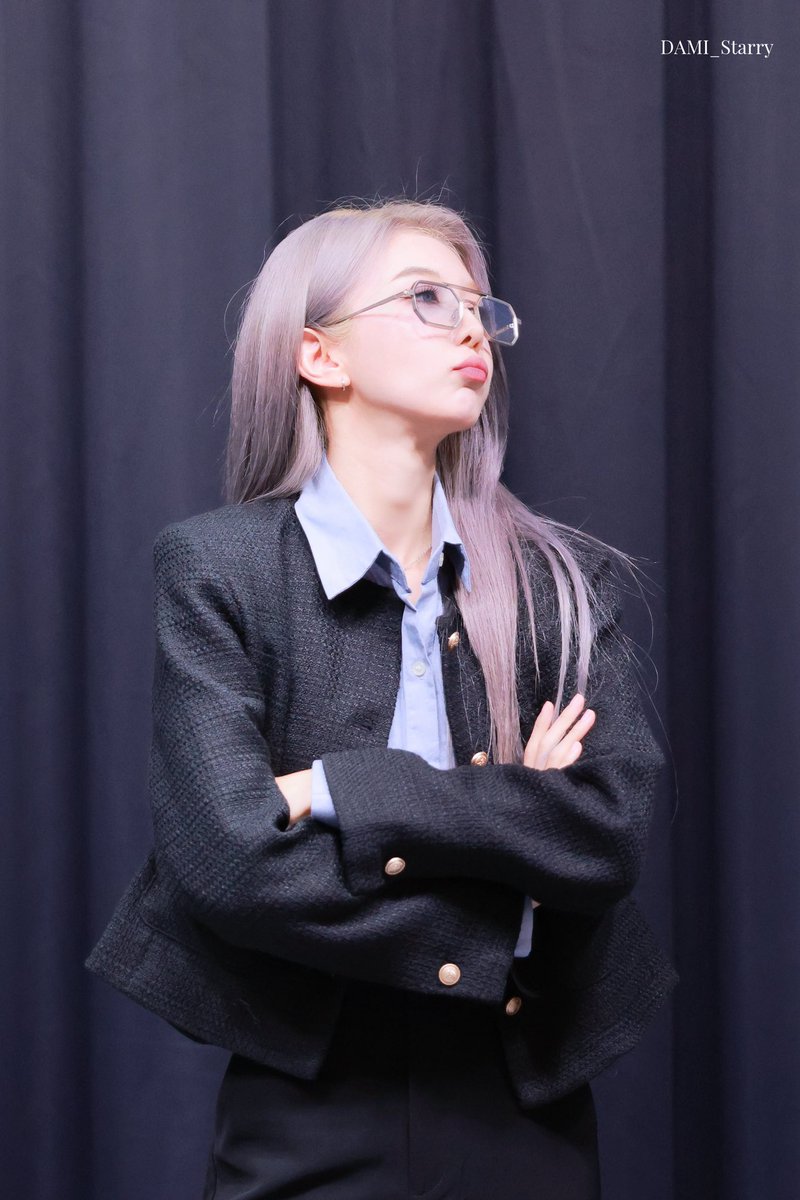 DAMI_Starry's tweet photo. Happy Dami Day🎉

#다미 #Dami
 #드림캐쳐 #Dreamcatcher 
 #HappyDamiDay https://t.co/Rf4vsfXPOi