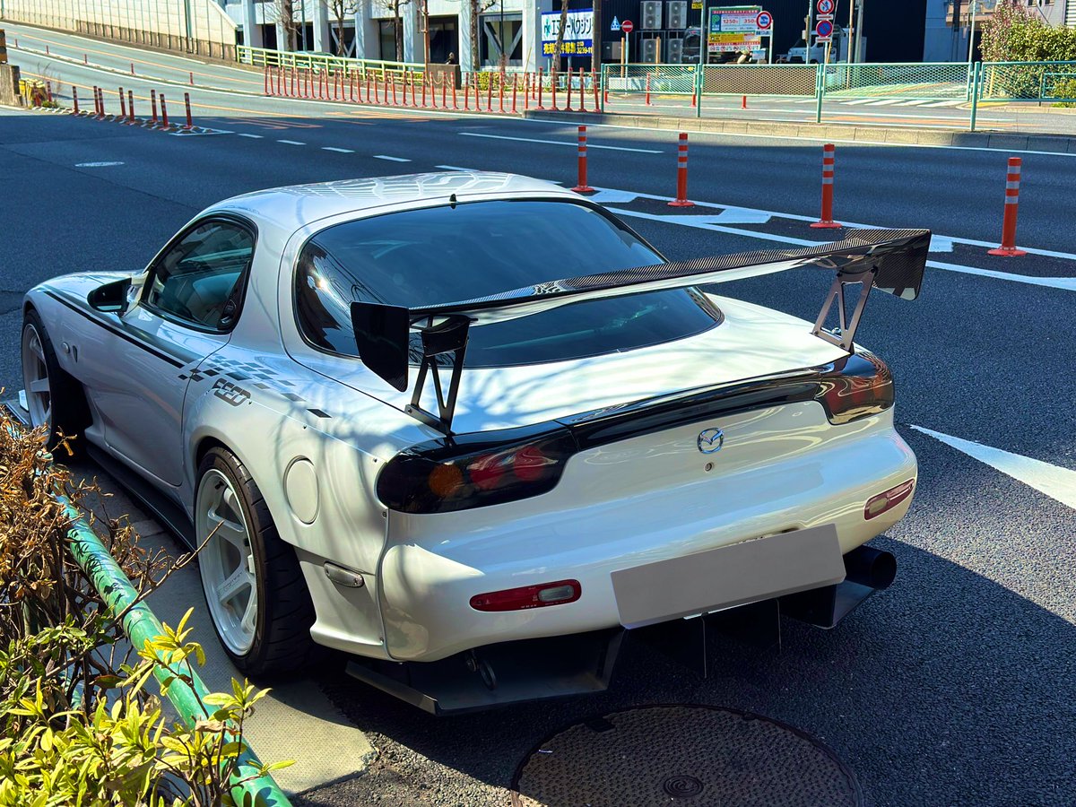 velle_fd3s's tweet photo. かっこいいよ！FD！
今日はお世話になっているショップへ〜 https://t.co/pHDHwp7j4D