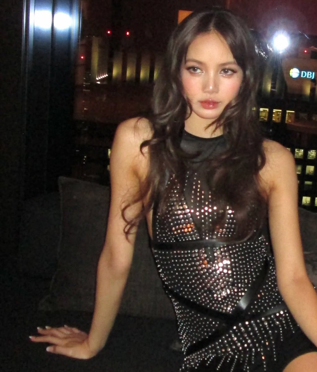 hourly lisa tweet media