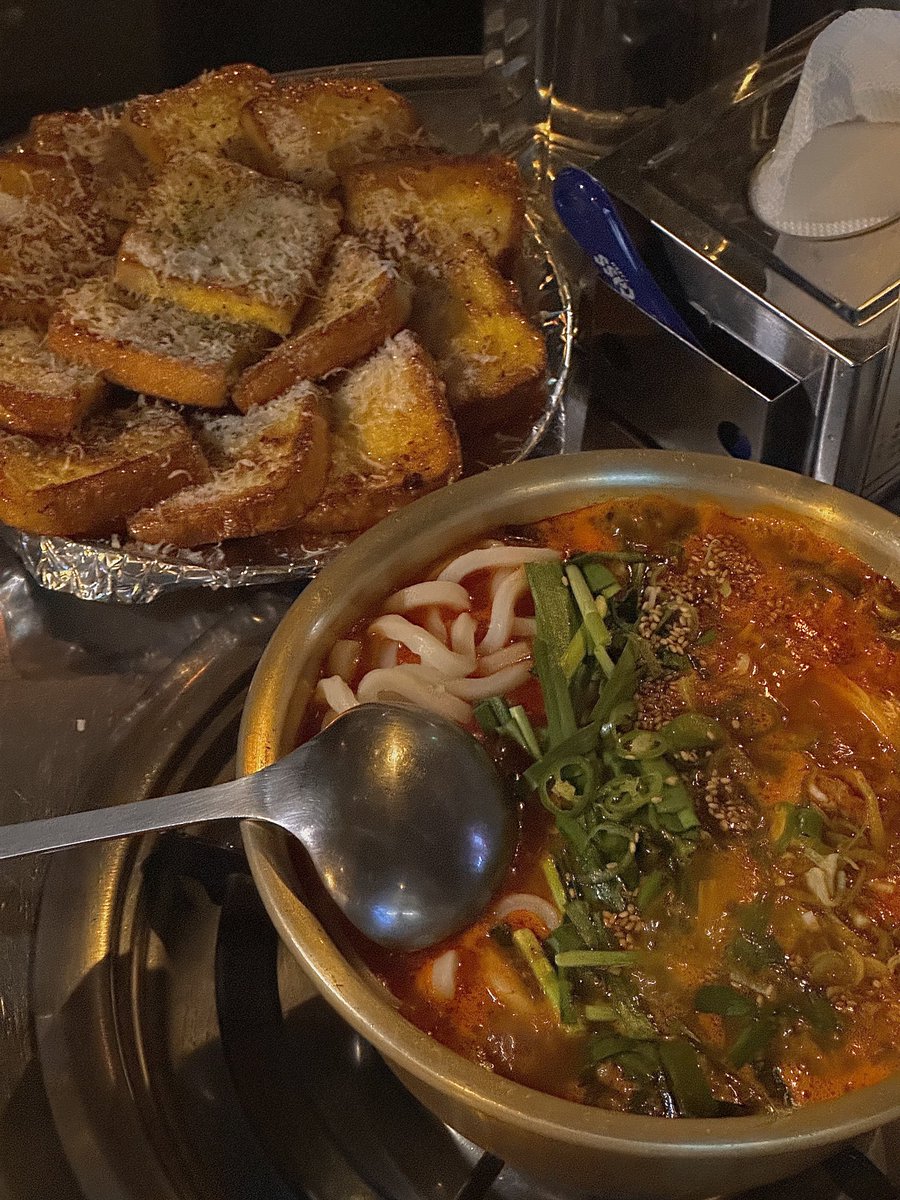 F00DFI5HTER's tweet photo. 혜화/대학로 한사발포차

곱도리탕
옥수수전
계란달달토스트
버터갈릭감자튀김

뭐 하나 빠지는 게 없는 🤤 https://t.co/3FolVuZAhw