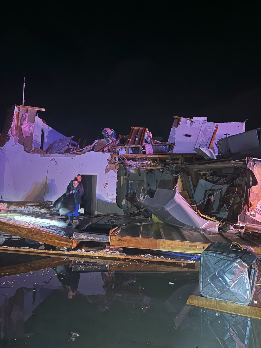 4029Darby's tweet image. This pic coming in from the area NE of Tulsa, at Limestone, OK. Likely from a tornado. Courtesy Emergency Manager in Rogers County - Ken Johnson