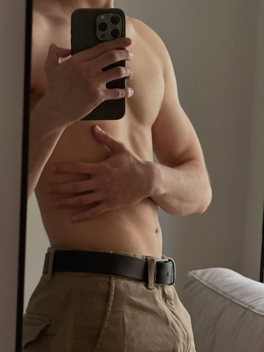 avedababie's tweet photo. i think someone airdropped some pictures while he’s choosing and changing into his suit.. https://t.co/fxx6hL5kSB