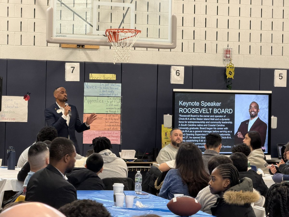 Christine Hanley tweet media