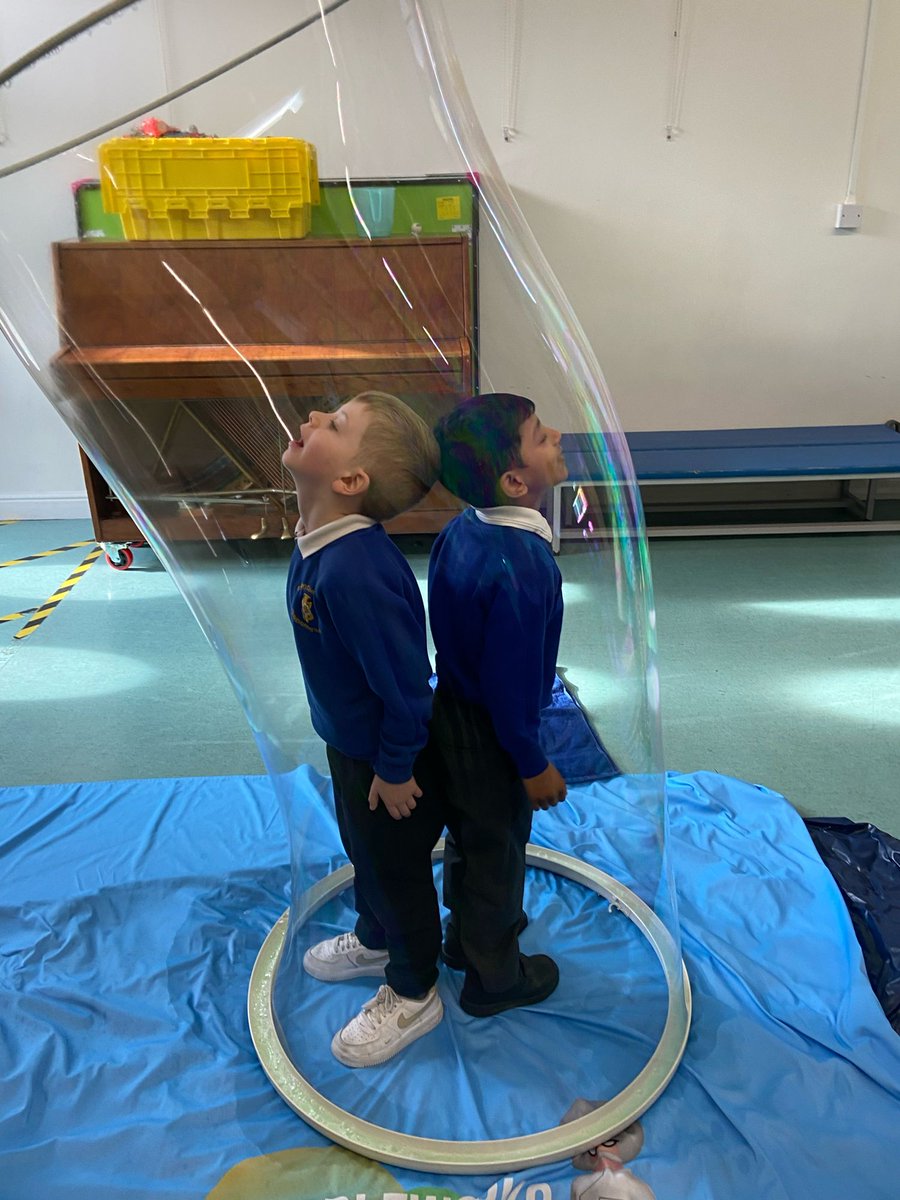 stjosephskly's tweet photo. More bubble fun! #SJKEYFS #SJKHazelClass #SJKScience https://t.co/6XAQVzXFSI
