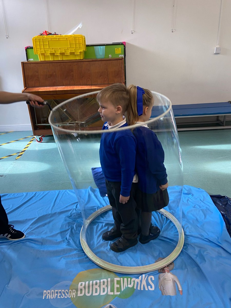 stjosephskly's tweet photo. More bubble fun! #SJKEYFS #SJKHazelClass #SJKScience https://t.co/6XAQVzXFSI