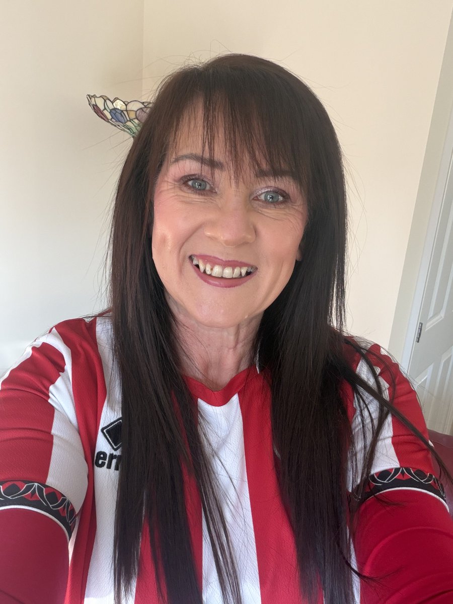 KathyRonson's tweet photo. What a beautiful day to be heading to #BDTBL The world’s a better place when the sun is shining. Fancy a win today #SUFC https://t.co/myTy3lsxbA