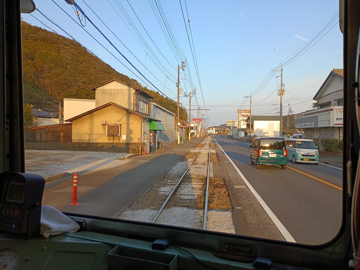 西花マキ tweet media