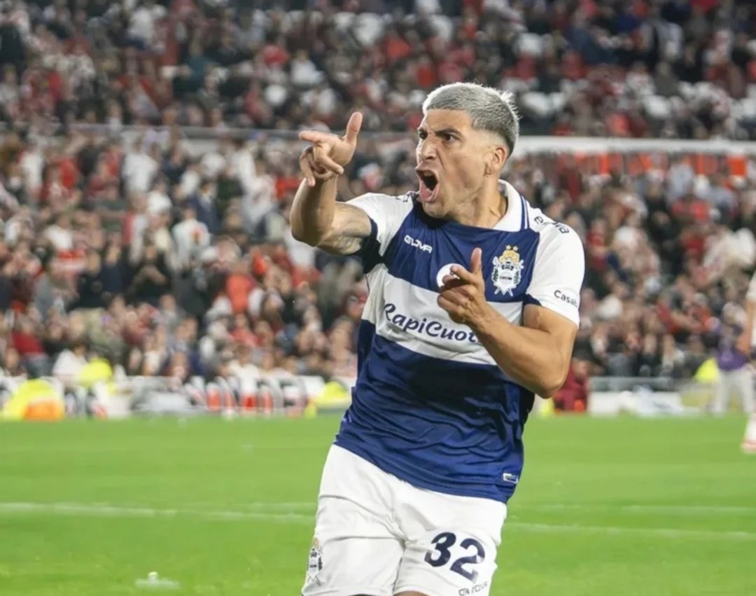 #CGE #GELP | Luis Marcelo Torres se queda en <a href="/gimnasiaoficial/">Club de Gimnasia y Esgrima La Plata</a> pese a los intentos de seducción entre <a href="/clublanus/">Club Lanús</a> y <a href="/RacingClub/">Racing Club</a>. 
El monto es insuficiente y hay Chelo para rato si #Gimnasia le renueva y mejora el contrato. 
ℹ️ Encaminado | <a href="/mundogimnasialp/">MundoGimnasia</a>.