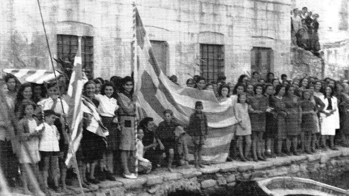 XristinaXatz3's tweet photo. Σαν σήμερα, 7 Μαρτίου 1948 τα Δωδεκάνησα επέστρεψαν στην Μητέρα Πατρίδα..🇬🇷 https://t.co/Klmzt8qDw7
