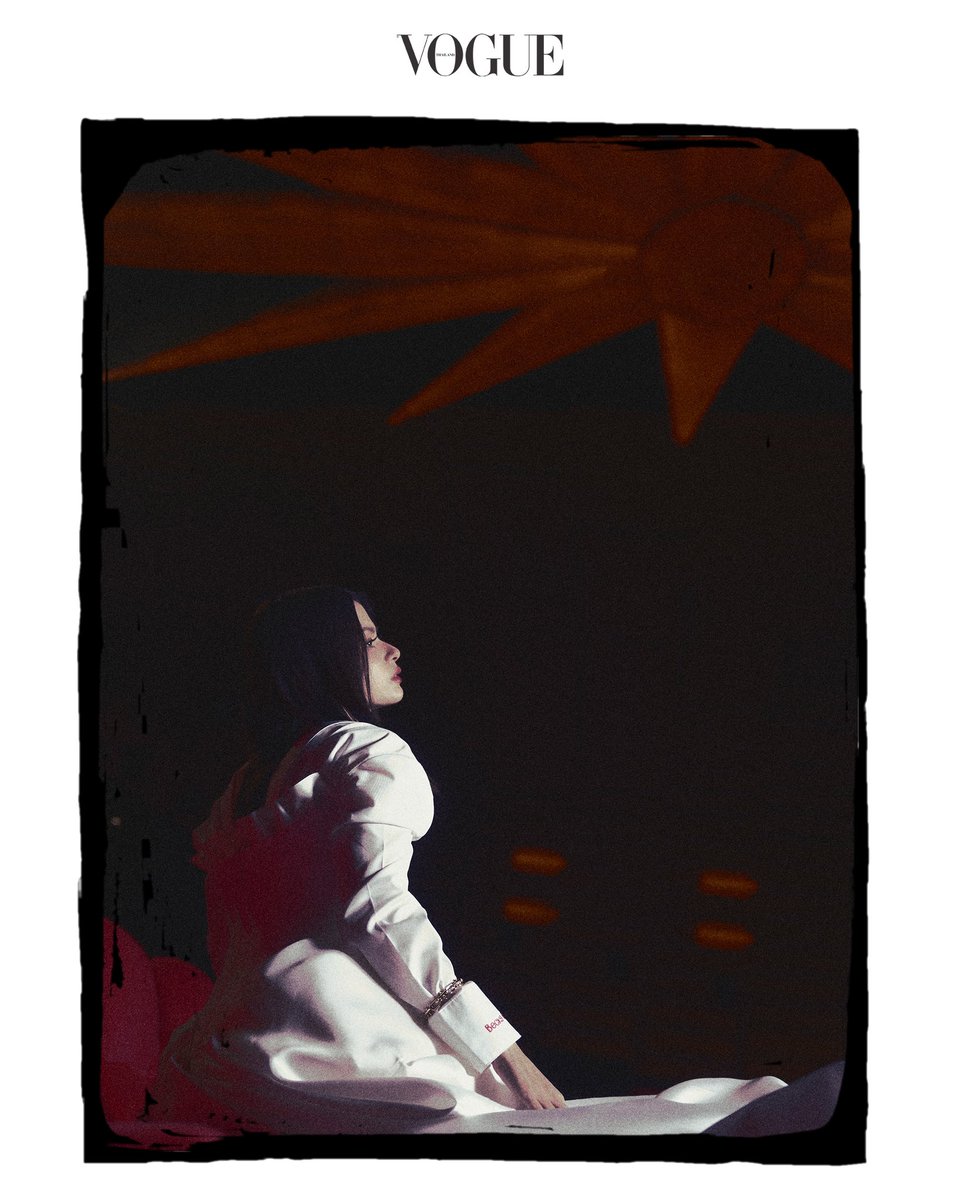 Vogue Thailand tweet media