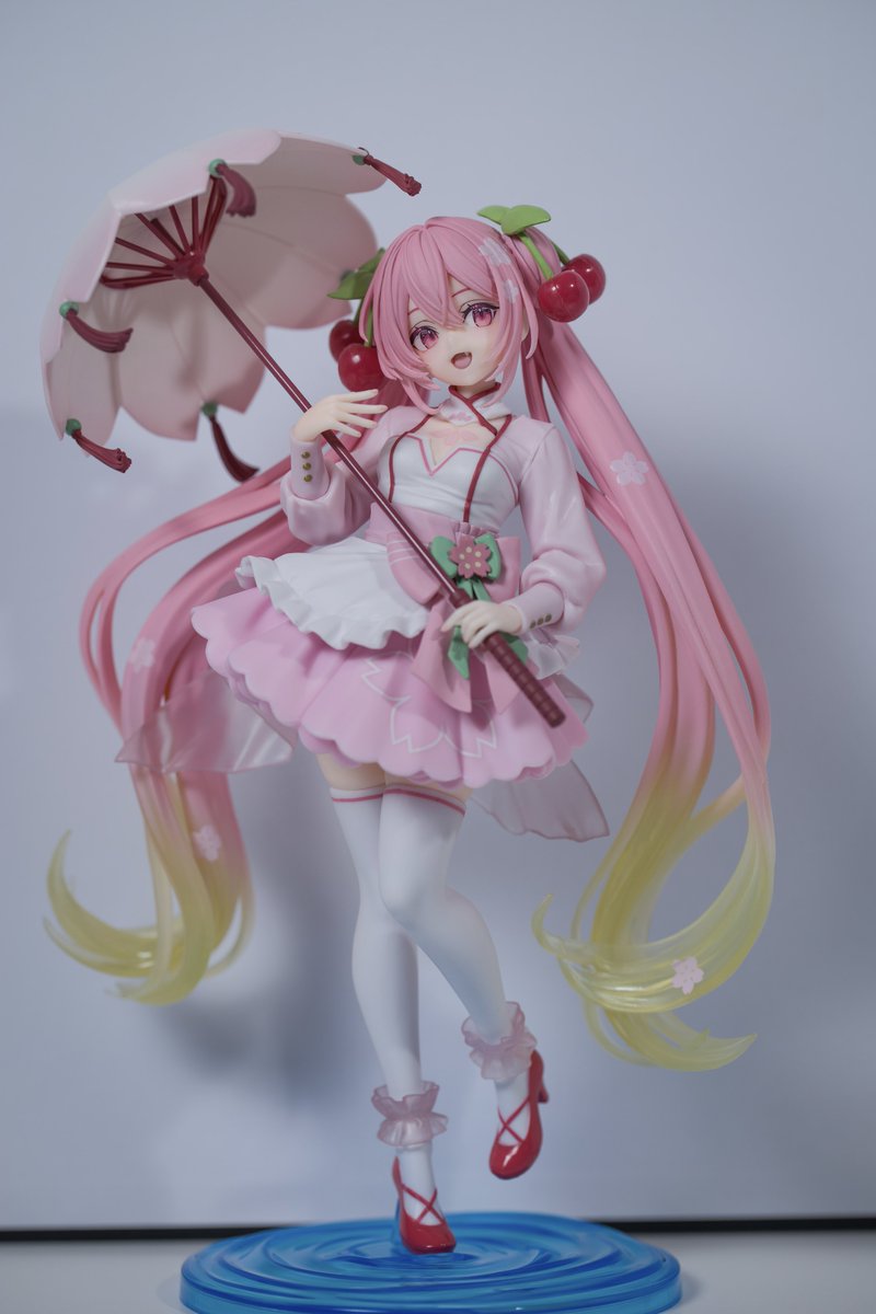 プライズの新しい桜ミク、造形好みすぎて取ってきた！八重歯かわいい