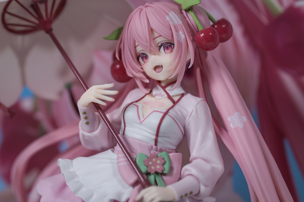 プライズの新しい桜ミク、造形好みすぎて取ってきた！八重歯かわいい