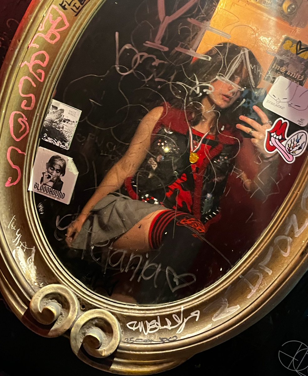 ChaseChess_'s tweet photo. Punk barz luv my tboy swag x3 XD #winner #emoboy #punkboy #tboyswag https://t.co/tbLdOxJTMg