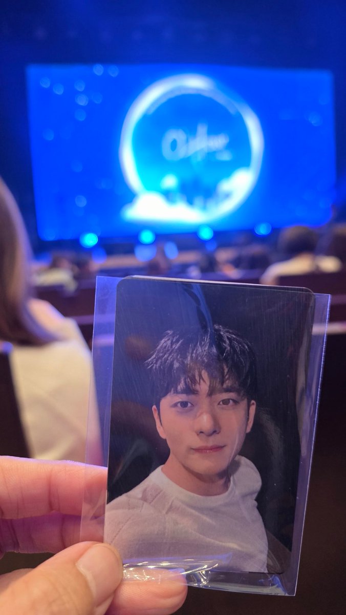 tremblingblues2's tweet photo. Waiting for the man of the hour 
#KangTaeOh https://t.co/O24U2PlRDA