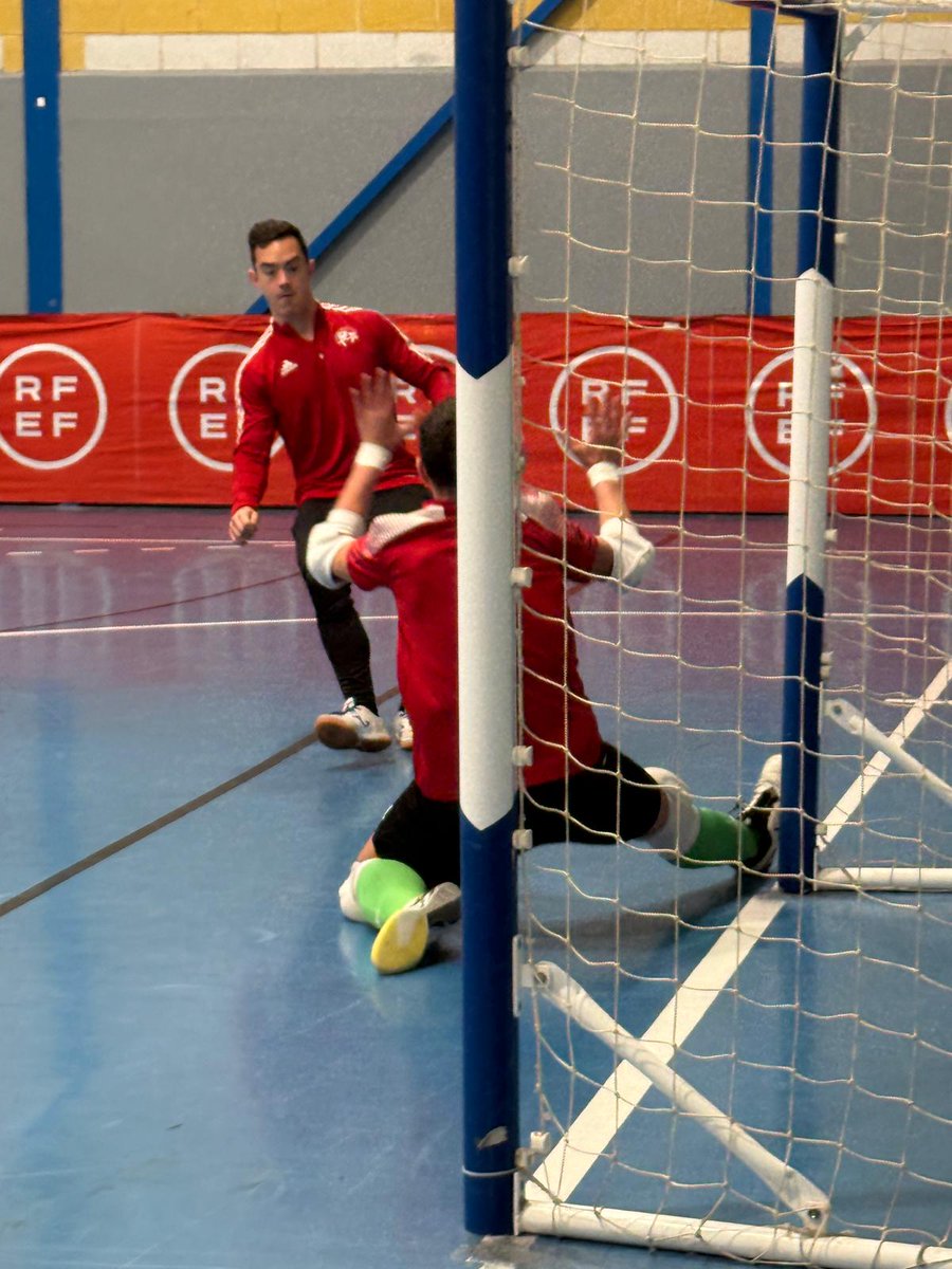 CAMPEONATO DE ESPAÑA 🇪🇦
Fase Final Sub14 <a href="/FutSalRFEF/">Futsal RFEF</a> 

𝐌𝐞𝐥𝐢𝐥𝐥𝐚 - 𝐂𝐚𝐬𝐭𝐢𝐥𝐥𝐚 𝐲 𝐋𝐞ó𝐧 
09.30 horas 🏟 Guadalcín 
🏐 Semifinal 5°-8°
📝 <a href="/FCyLF/">RFCYLF</a>
📺 youtube.com/live/iRg62xwoC…