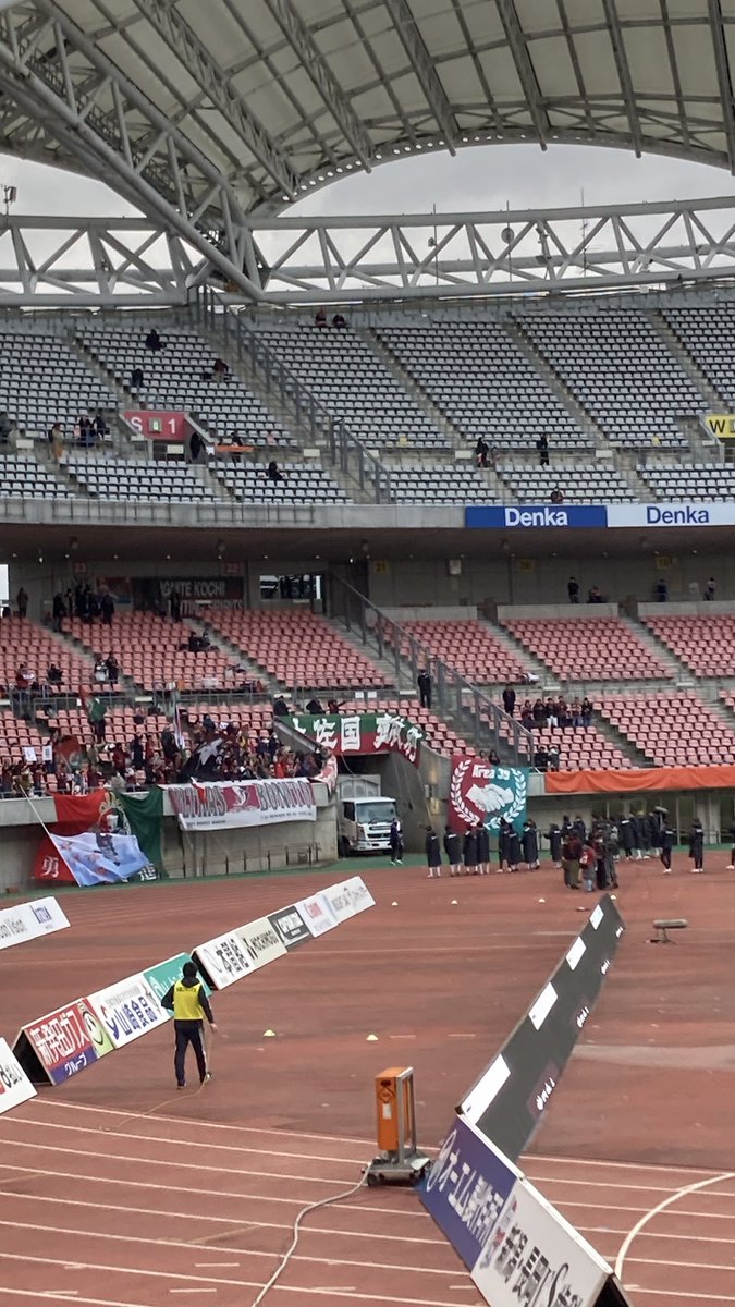 PK敗。高知さんの首位たる所以を強く感じさせられた試合でした。
徳島戦を現地で見ていた身からすると、追いつき、ホームの盛り上がりを体感できたことはとてもよかったと思っています。やっぱりホームは別格だなと。だからこそ勝ちたかった。次こそは…！お疲れ様でした！
 #albirex