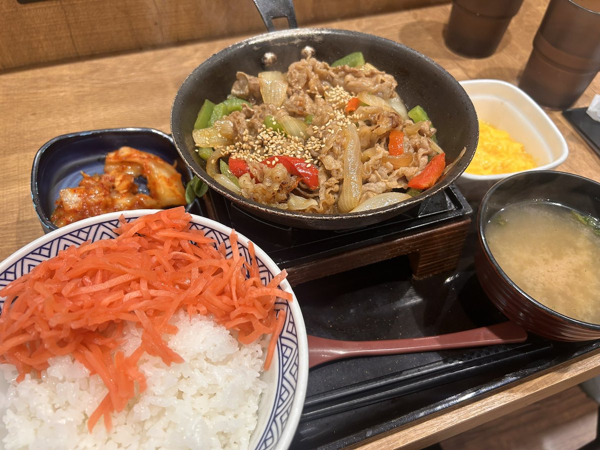 こおり tweet media