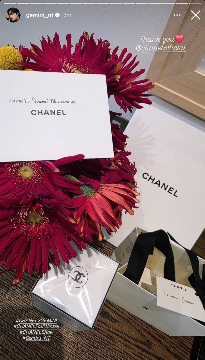 “Monsieur Norawit Titicharoenrak” ที่คิดถึง ฟินนน แล้วครั้งนี้ไปในฐานะ House Ambassador Chanel ฮือๆๆ มีน้ำตาว่ะ

GEMINI BOUND FOR CHANEL FW26
#CHANELXGEMINI
#CHANELFallWinter
#CHANELShow