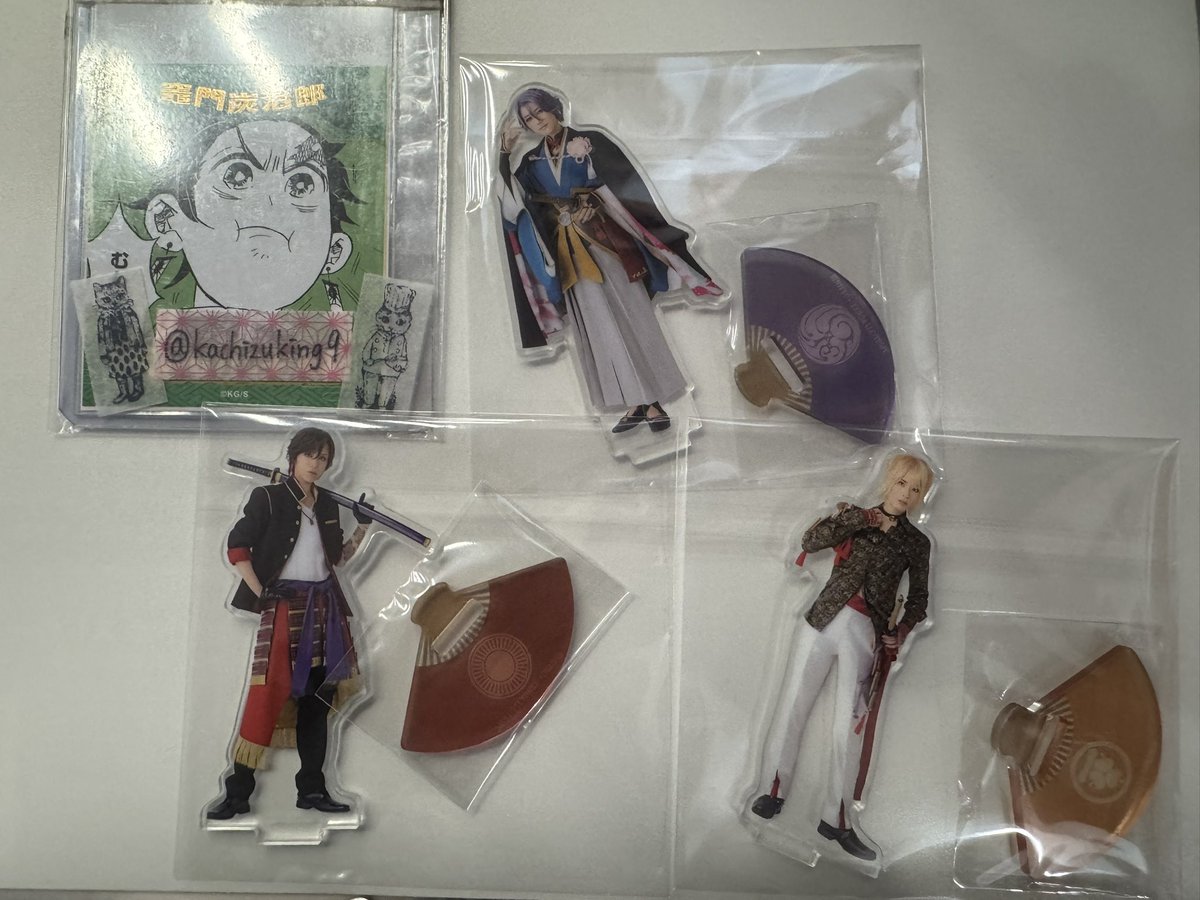 kachizuking9's tweet photo. 【交換】
舞台刀剣乱舞 刀ステ 禺伝 再演 アクスタ

譲：1、2枚目
《通常》歌仙、大倶利伽羅、南泉
《祝装》大倶利伽羅、南泉

求：3、4枚目❤️
(等身一文字則宗)

◎郵送希望
(当方、福岡3/7夜公演観劇しますので現地周辺でのお取引きも可能です)

難しいかとは思いますが、よろしくお願いいたします。 https://t.co/wI0aJdUsAU