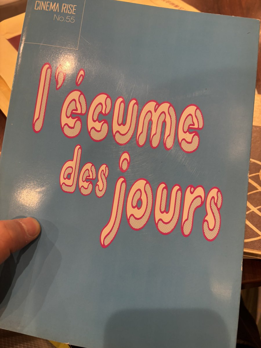 ymnktakeshi's tweet photo. 愛書会古書展で、映画『うたかたの日々』（1968）リバイバル上映パンフを購入した。当時見逃して、まあソフト出るだろと思ったがいっかな出ず。
『キャンディ』や���ポリーマグーお前は誰だ』はDVDになっているのに…期待するほどの作品ではないのだろうけど、やはり見たい。 https://t.co/lvu720jJtz