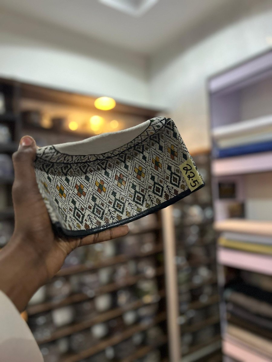 HIGH-QUALITY BAMA CAP💯
Price: N35,000
📍 ShopB6 Chilla plaza Damaturu, Yobe State 
☎️07063976658
wa.me/2347063976658