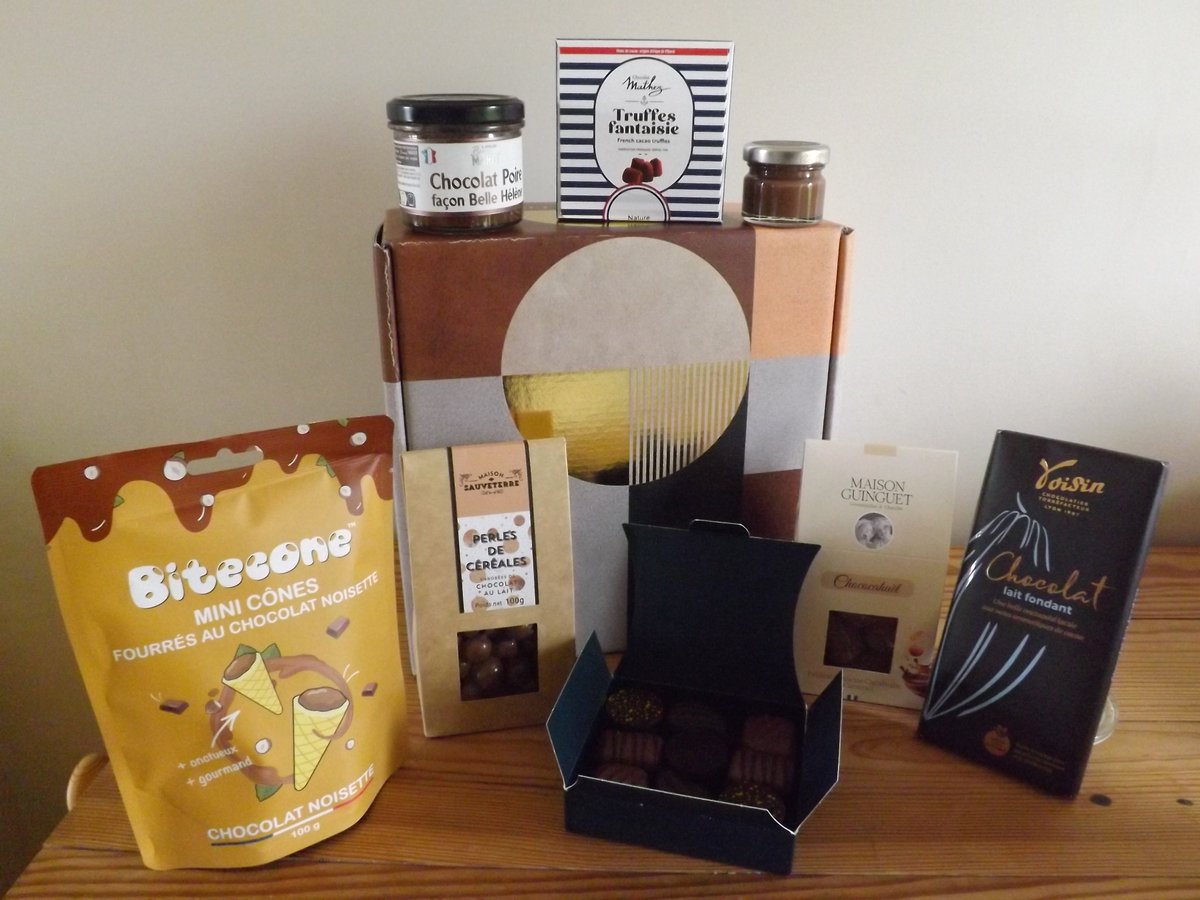Freuviette's tweet photo. 🍫✨ Un moment 100% gourmand avec https://t.co/GTJwlPg0Ud ✨🍫
J’ai reçu un superbe coffret chocolat rempli de petites merveilles : mini cônes croustillants, truffes fondantes, pralinés artisanaux, perles de céréales… 
Mon article complet est en ligne 🌿 https://t.co/rCC6XWlfV2 https://t.co/qMrkKftL3s