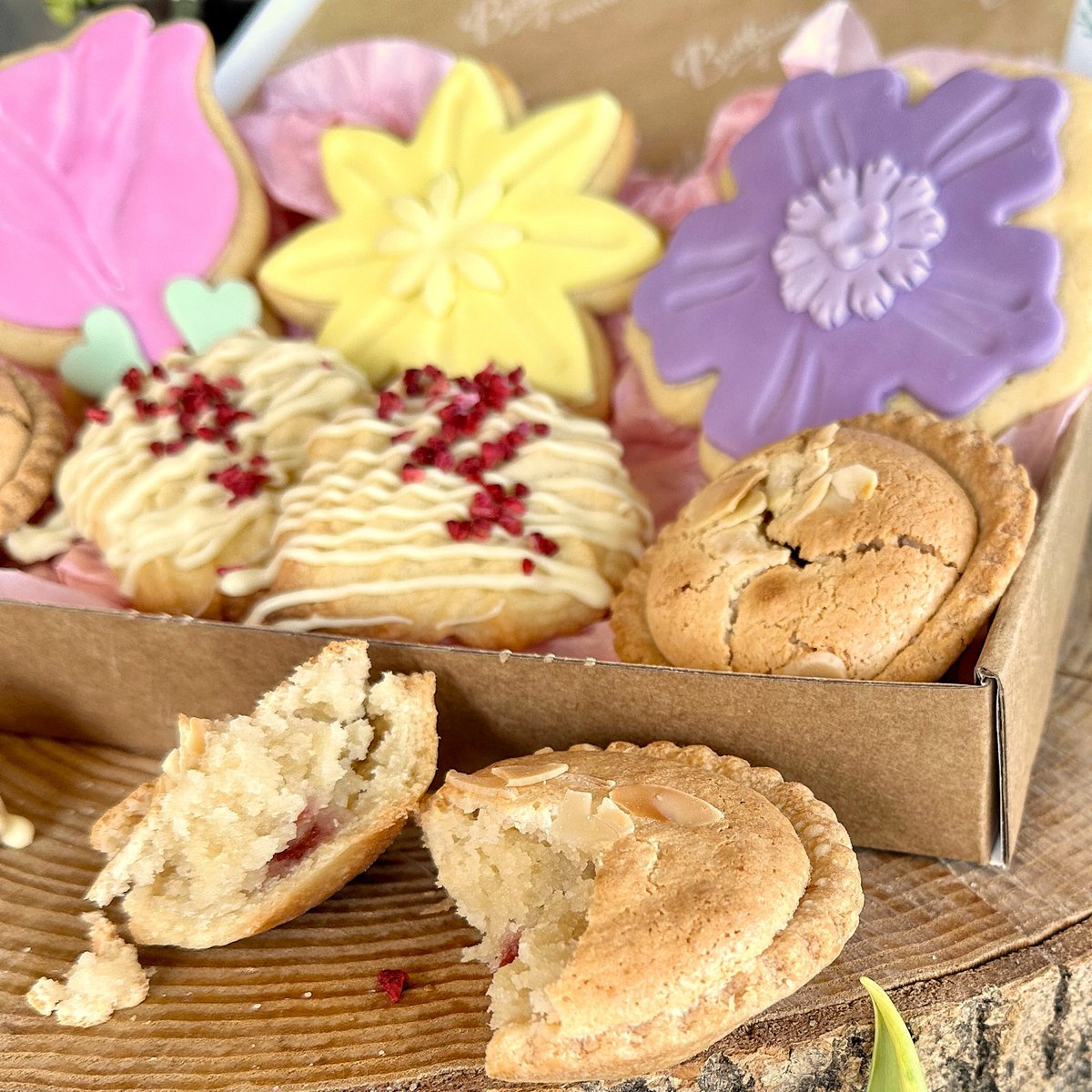 Botham's of Whitby tweet media