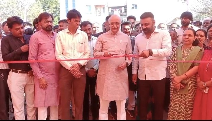 IKJadejaBJP's tweet photo. આજે ધ્રાંગધ્રા ચરમાળિયા મેદાન ખાતે ધ્રાં. નગરપાલિકા દ્રારા આયોજીત સ્વદેશી મેળો 2026 ના ઉદ્ઘાટન પ્રસંગે ઉપસ્થિત રહ્યા.તેમાં ન.પા. પ્રમુખશ્રી,ચીફ ઓફિસરશ્રી,જિ. ના હોદેદારો, સંગઠન પ્રમુખશ્રી ન.પા. ના હોદેદારો,સુ.સભ્યો, સંગઠન હોદેદારો,પૂર્વ હોદેદારો વગેરે ની પ્રેરક ઉપસ્થિતિ રહી હતી. https://t.co/V1isDdqSoP
